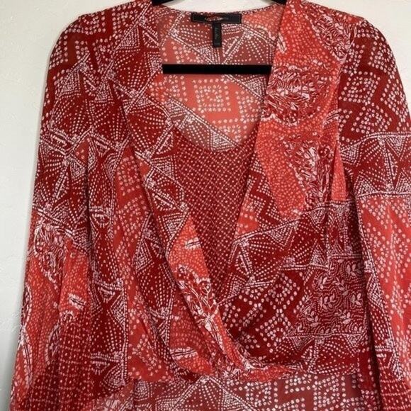BCBG MaxAzria Nickelette Batik Printed 100% Silk Blouse XXS - Picture 3 of 7